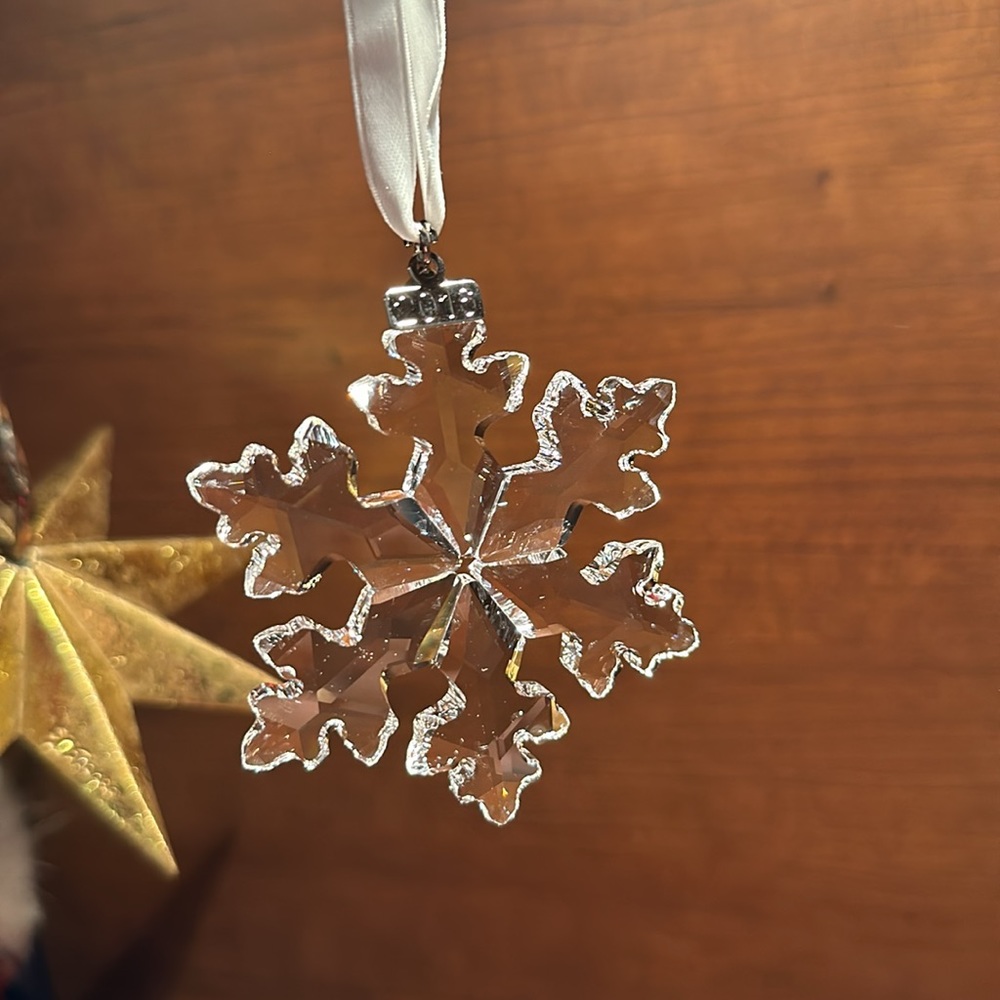 Swarovski Snowflake Ornament 2016 - Picture 5 of 6